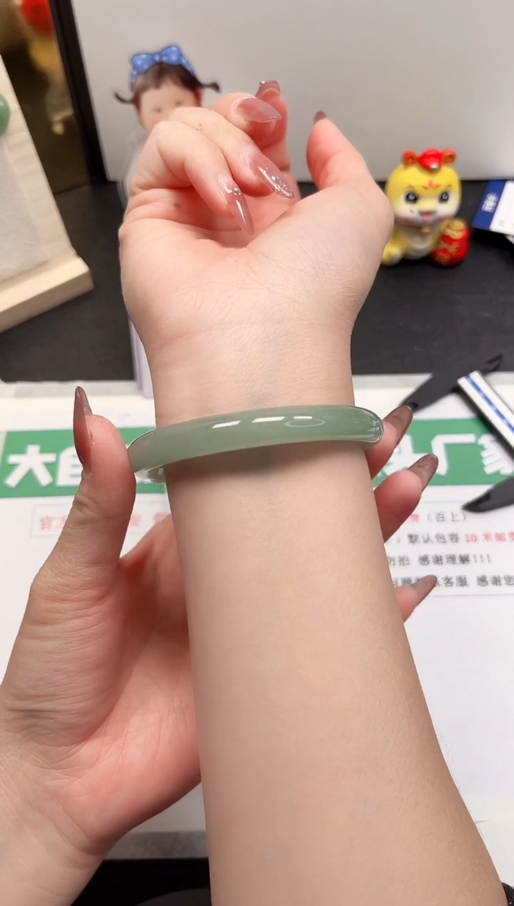 【闪购商品】石英质玉手镯未镶嵌277-58.2