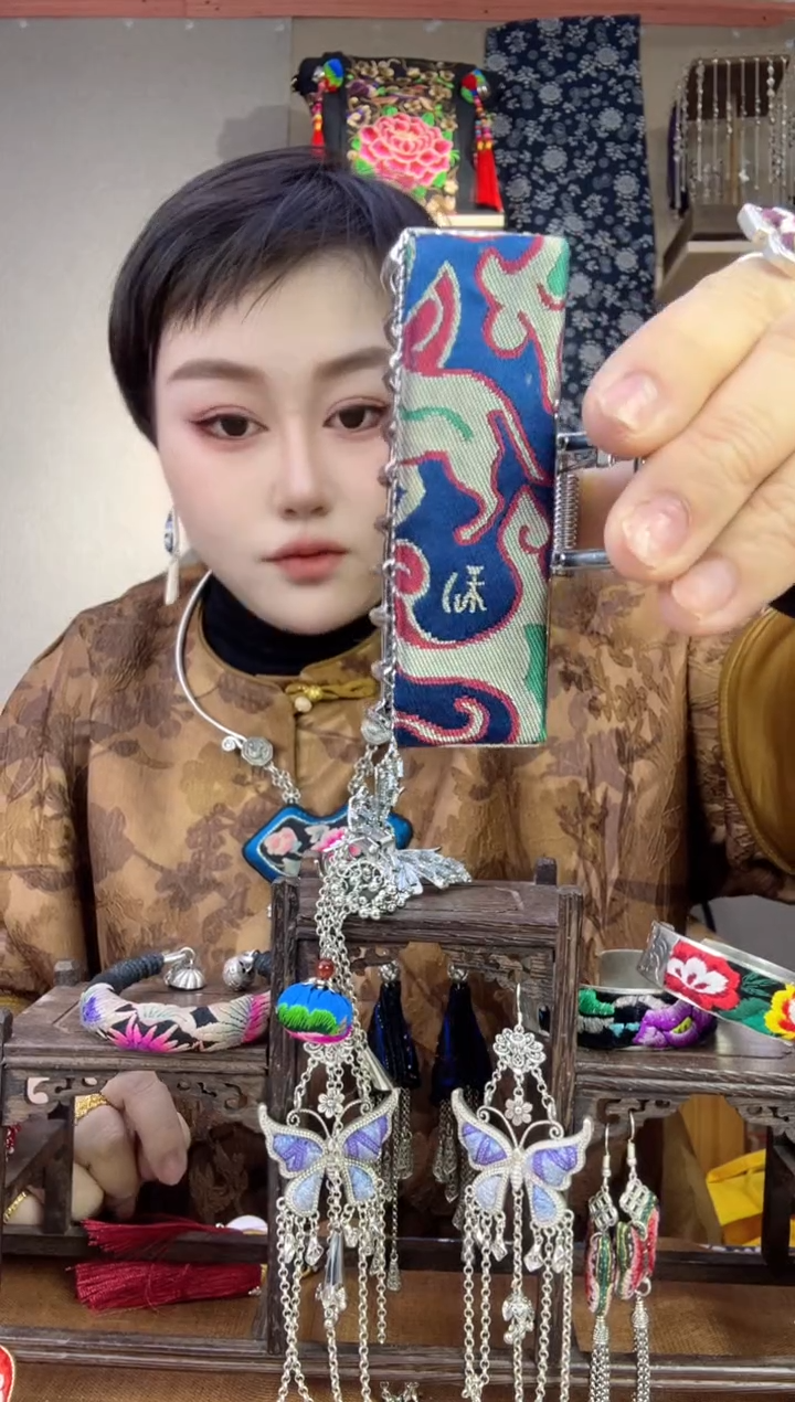 【闪购商品】刺绣纯手工苗绣非遗抓夹