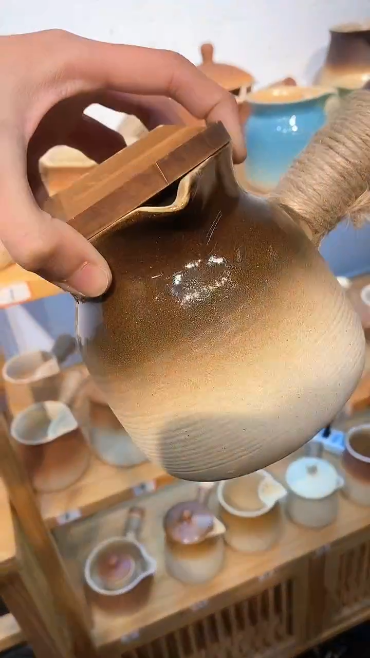 【闪购商品】800ml黑色月牙罐罐壶+木盖