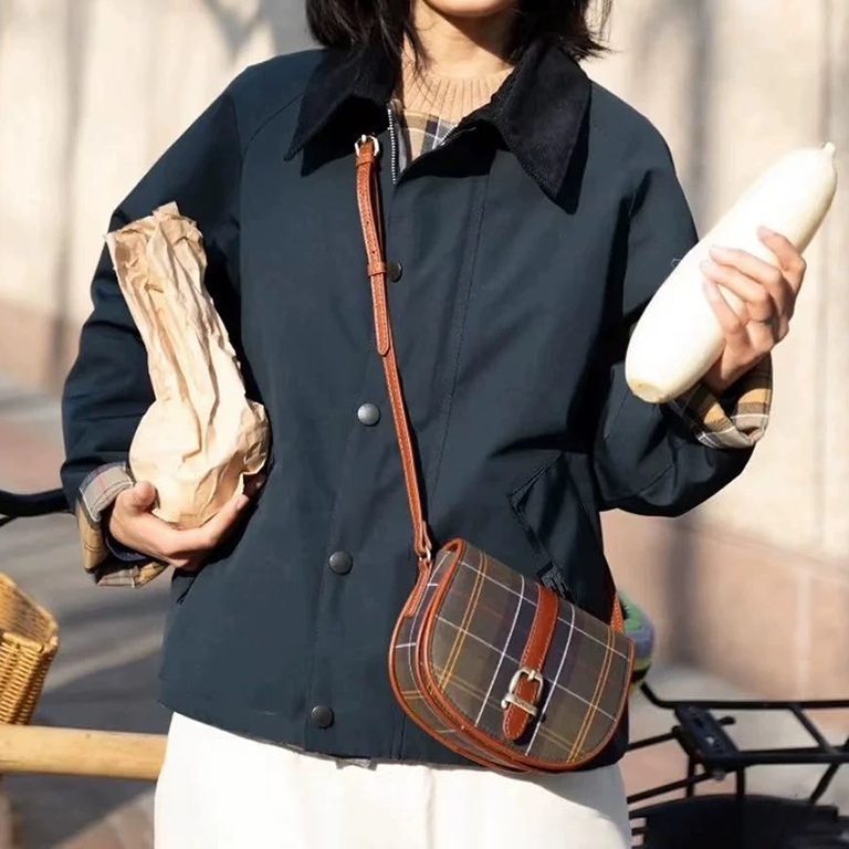 宝丫轻奢  情侣款男女复古双面穿格纹翻领夹克外套K3646