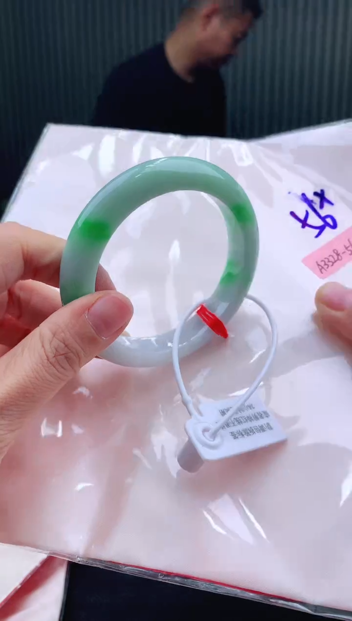 未镶嵌手镯翡翠56