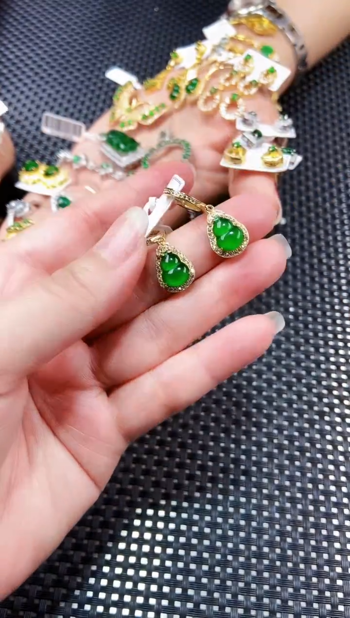 【闪购商品】翡翠耳饰未镶嵌11111111