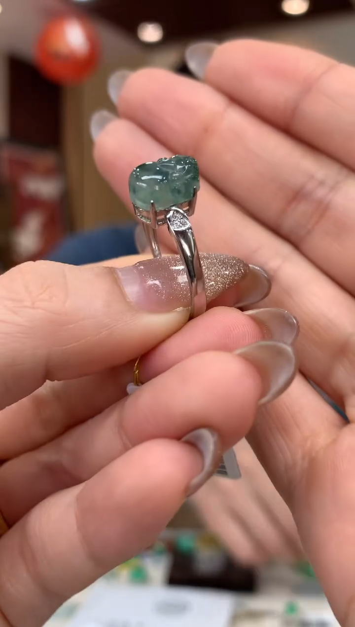 未镶嵌戒指翡翠戒指