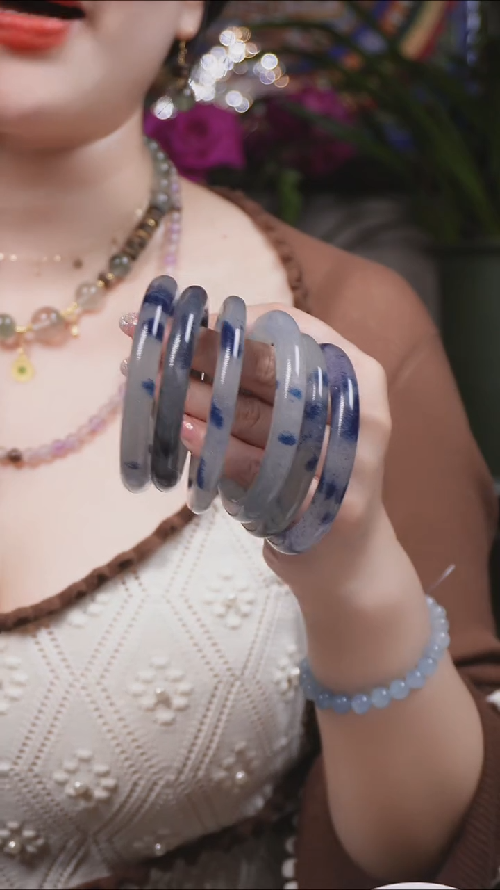 蓝草莓手镯未镶嵌水晶多样性发其一