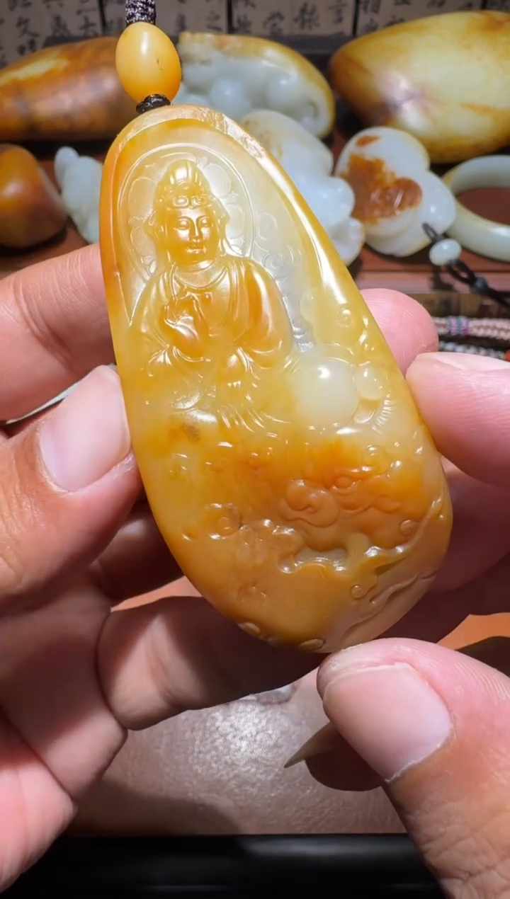 和田玉未镶嵌颈饰观音
