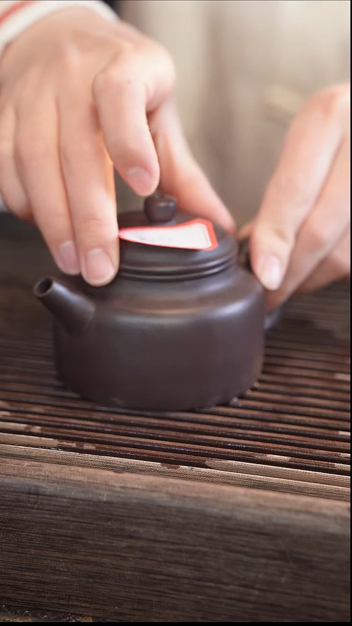 茶壶紫砂德中 蓝莲花 半手工 180cc【宽口】