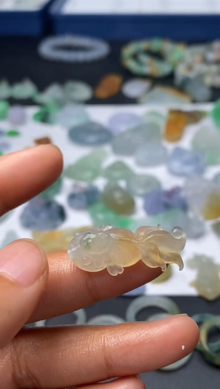 定制翡翠未镶嵌毛货翡翠~