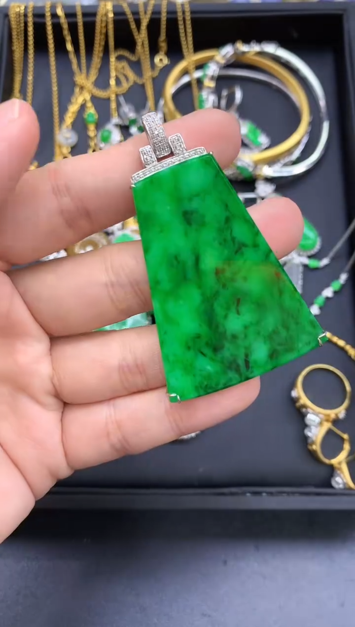 颈饰18K金镶嵌翡翠624-中国好珍宝