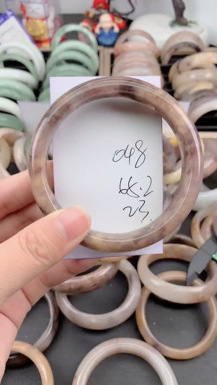 未镶嵌手镯石英质玉048