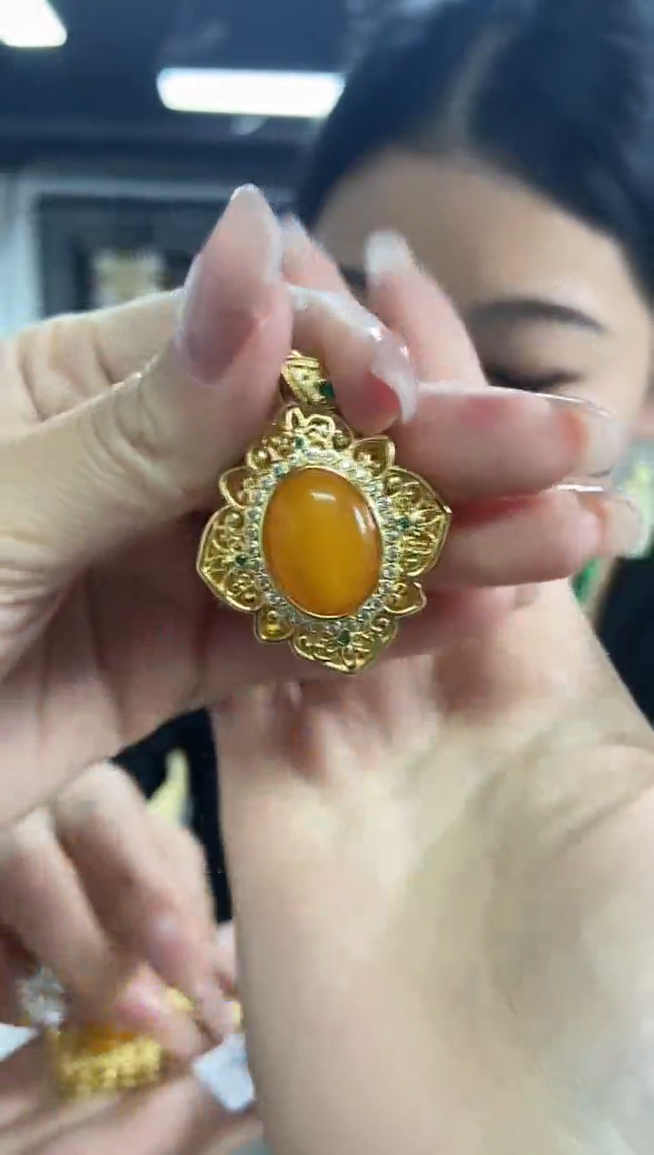 未镶嵌蜜蜡裸石多样性发其一颜色微差