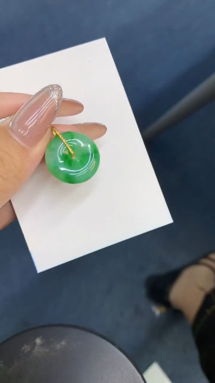 颈饰18K金镶嵌翡翠1