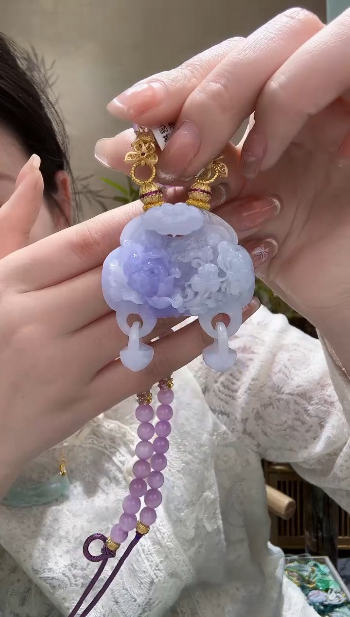 【闪购商品】翡翠未镶嵌颈饰吊坠 