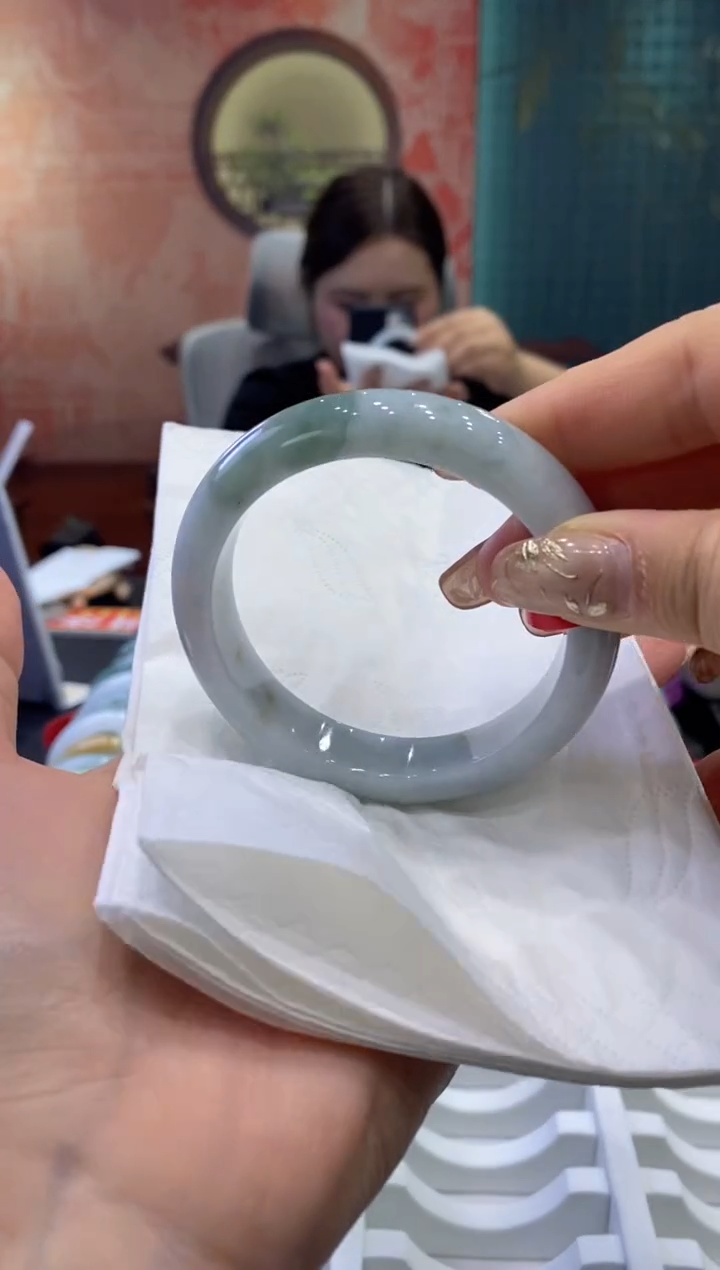 【闪购商品】翡翠手镯未镶嵌多人0012220