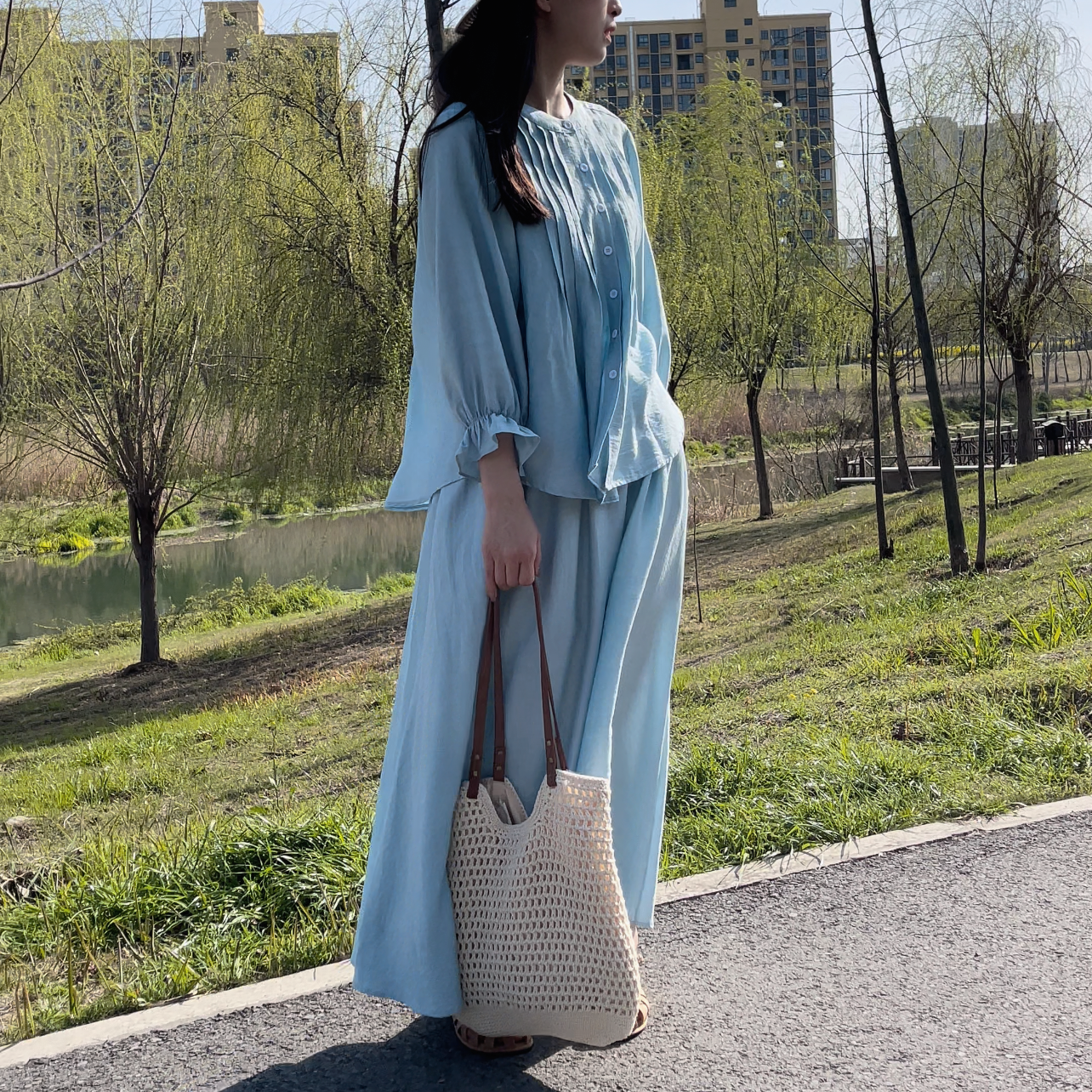 9915# 简约风琴褶气质减龄上衣泡泡袖衬衫半身裙套装宽松显瘦