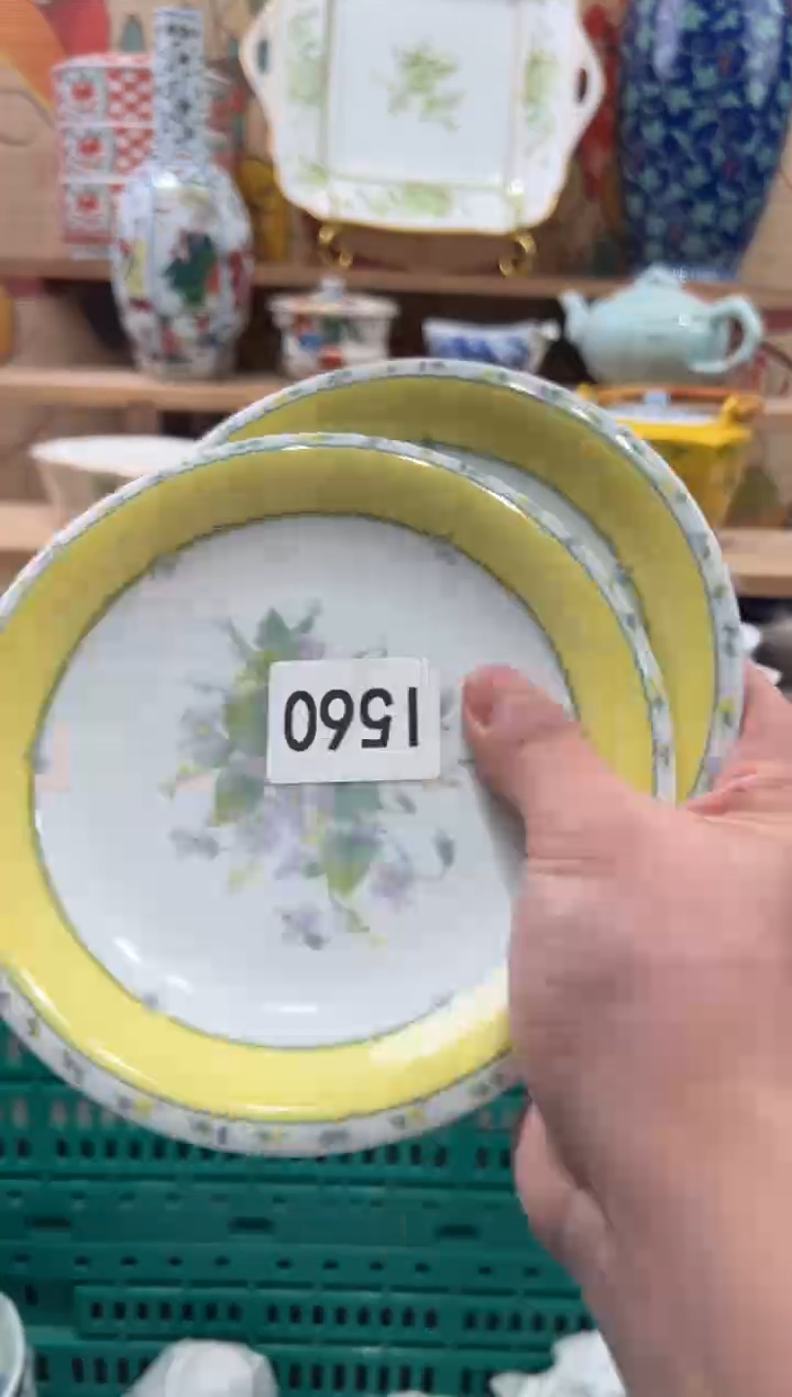 瓷片霓*瓷片------I560