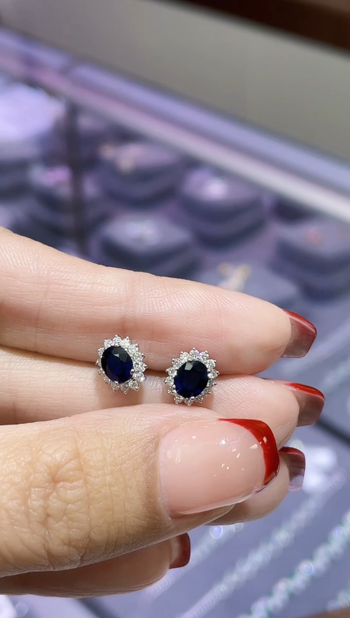 【闪购商品】蓝宝石耳钉18K金镶嵌1.1克拉
