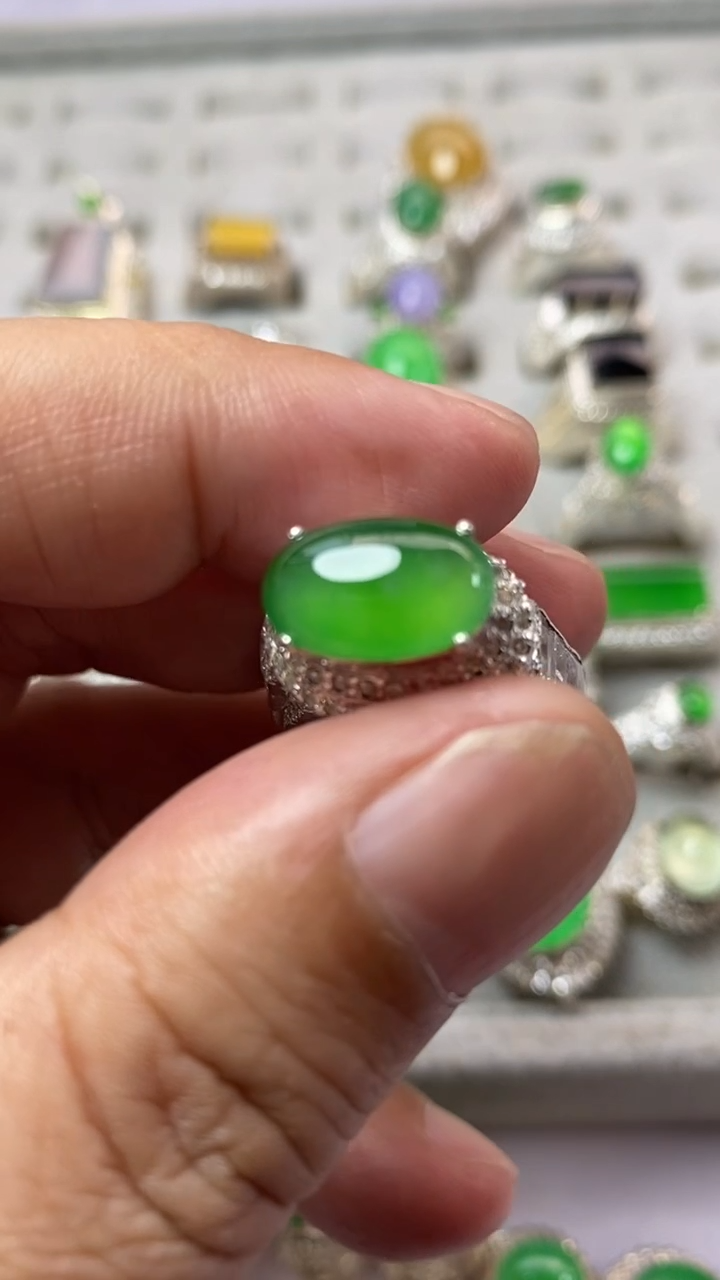 【闪购商品】定制翡翠未镶嵌戒指