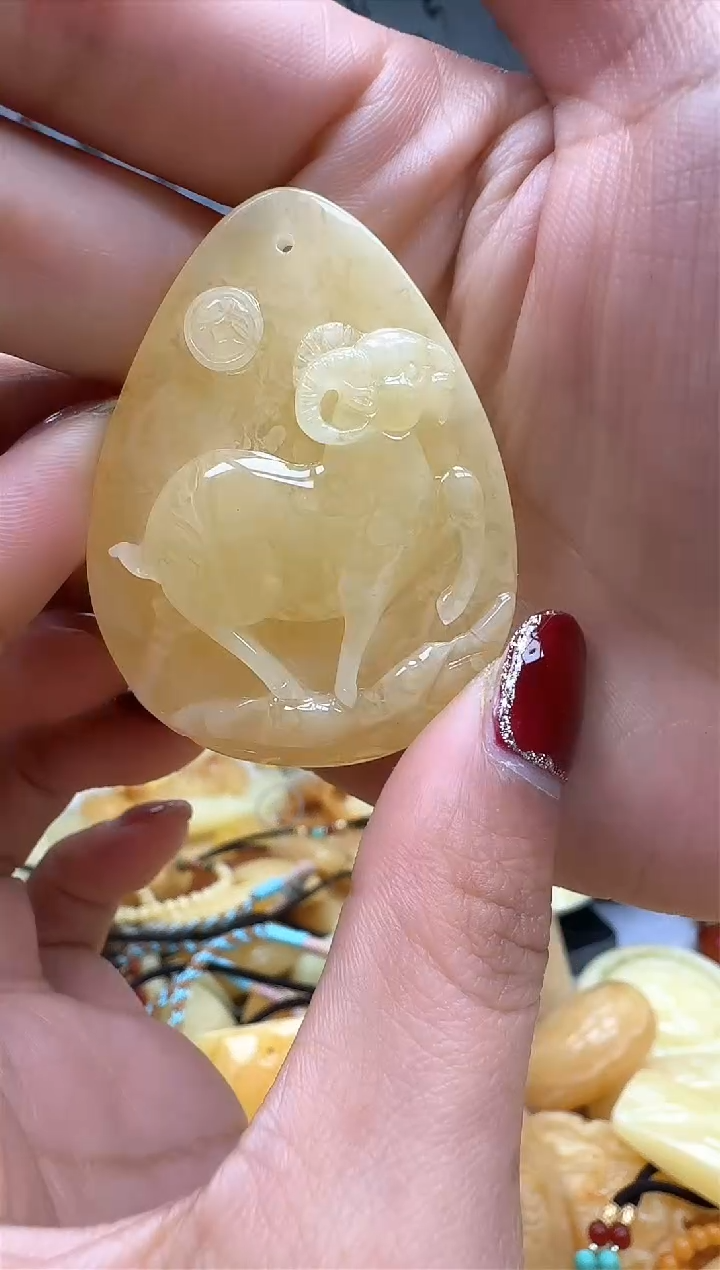 【闪购商品】琥珀裸石未镶嵌挂坠