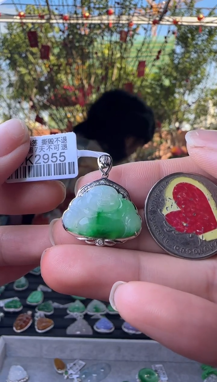 【闪购商品】翡翠颈饰18K金镶嵌DK2955冰绿佛公