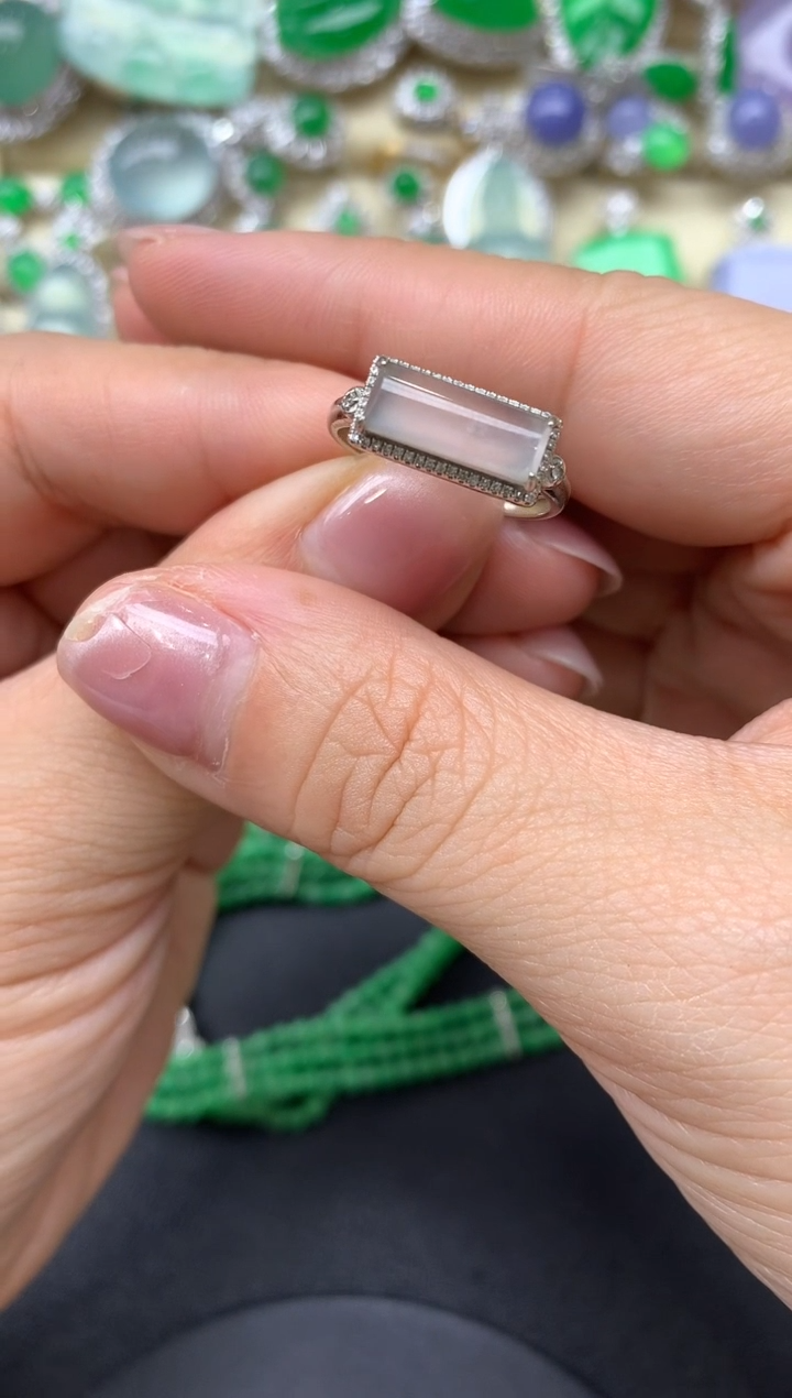 【闪购商品】翡翠戒指18K金镶嵌136中国好珍宝