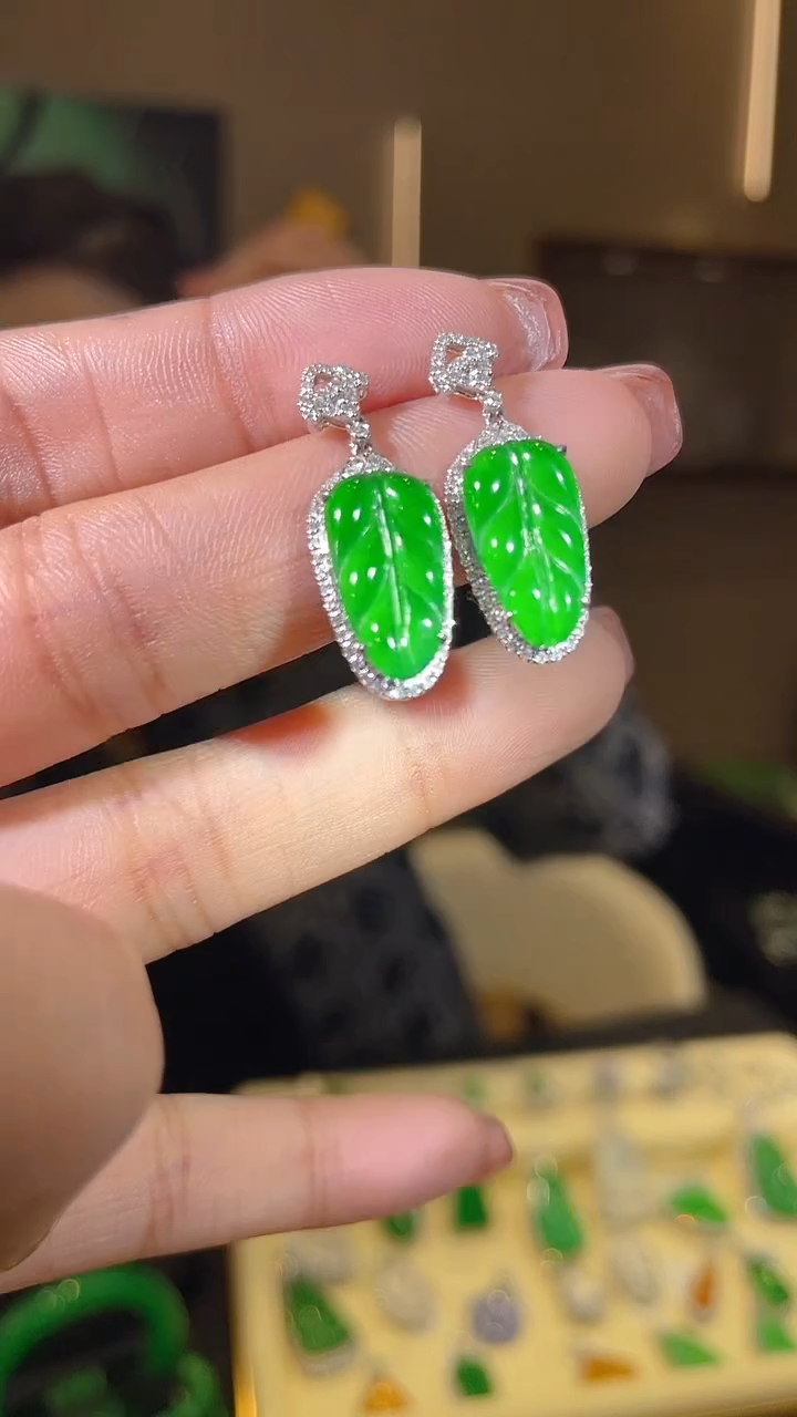 【闪购商品】翡翠耳饰18K金镶嵌天然翡翠A货