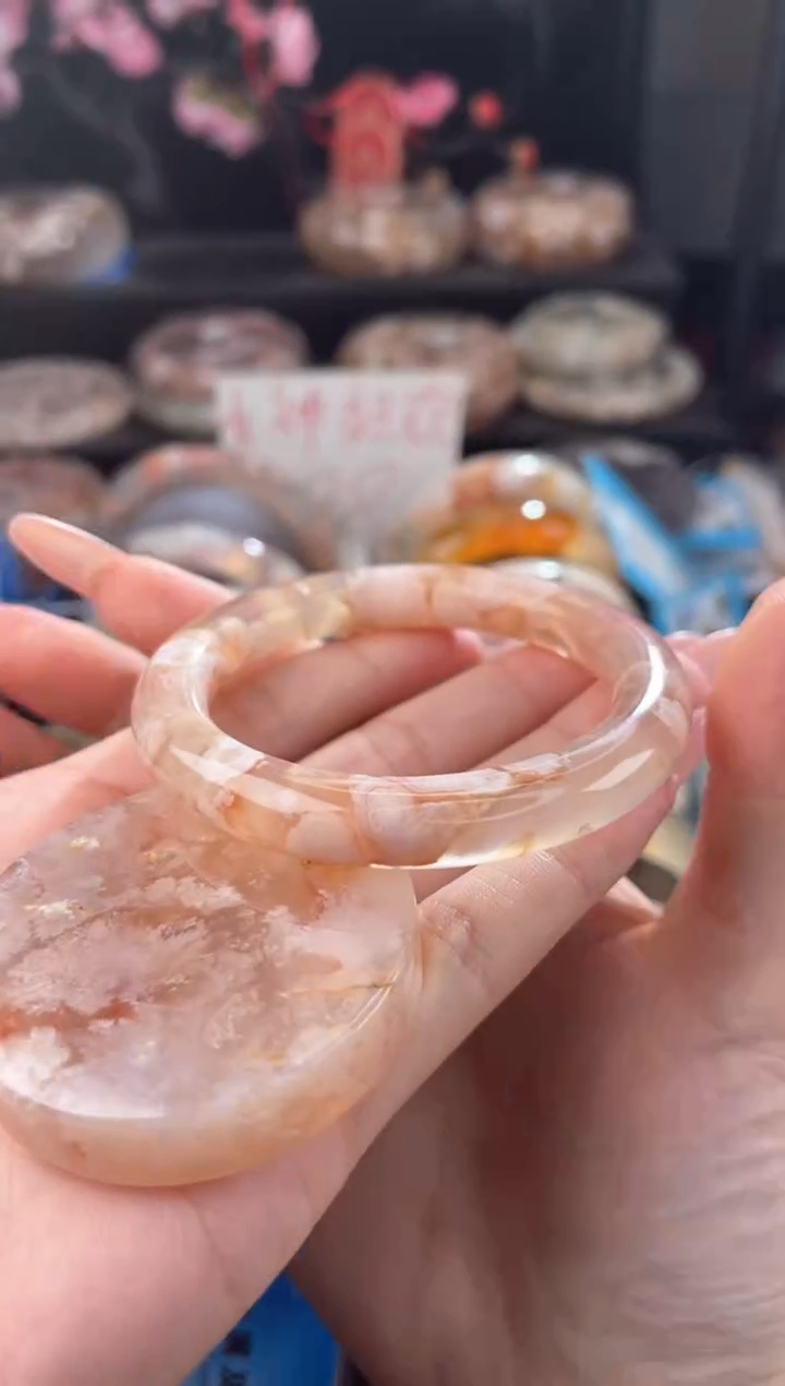 【闪购商品】石英质玉手镯未镶嵌53