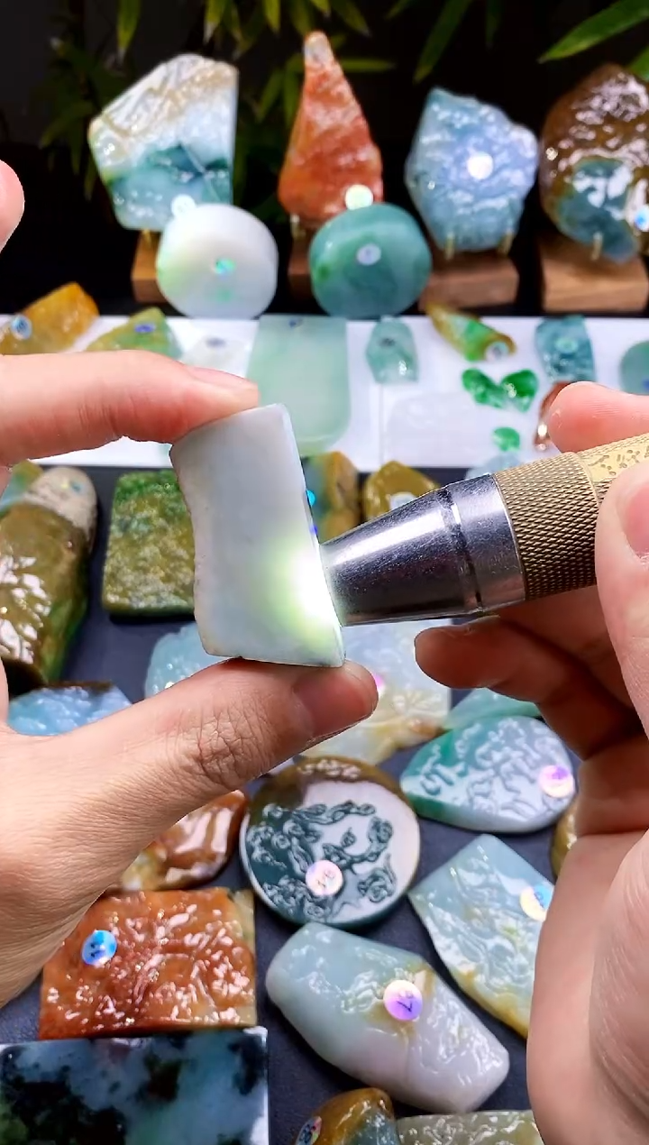【闪购商品】定制翡翠未镶嵌翡翠