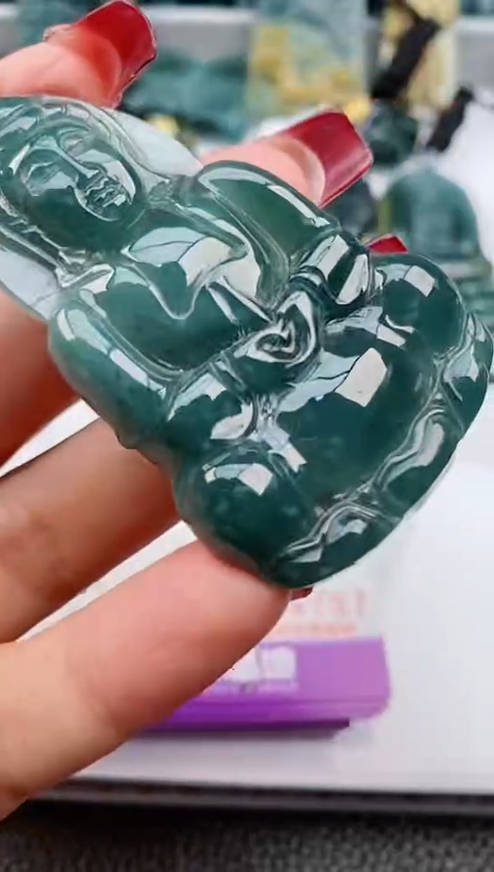 【闪购商品】翡翠颈饰未镶嵌              