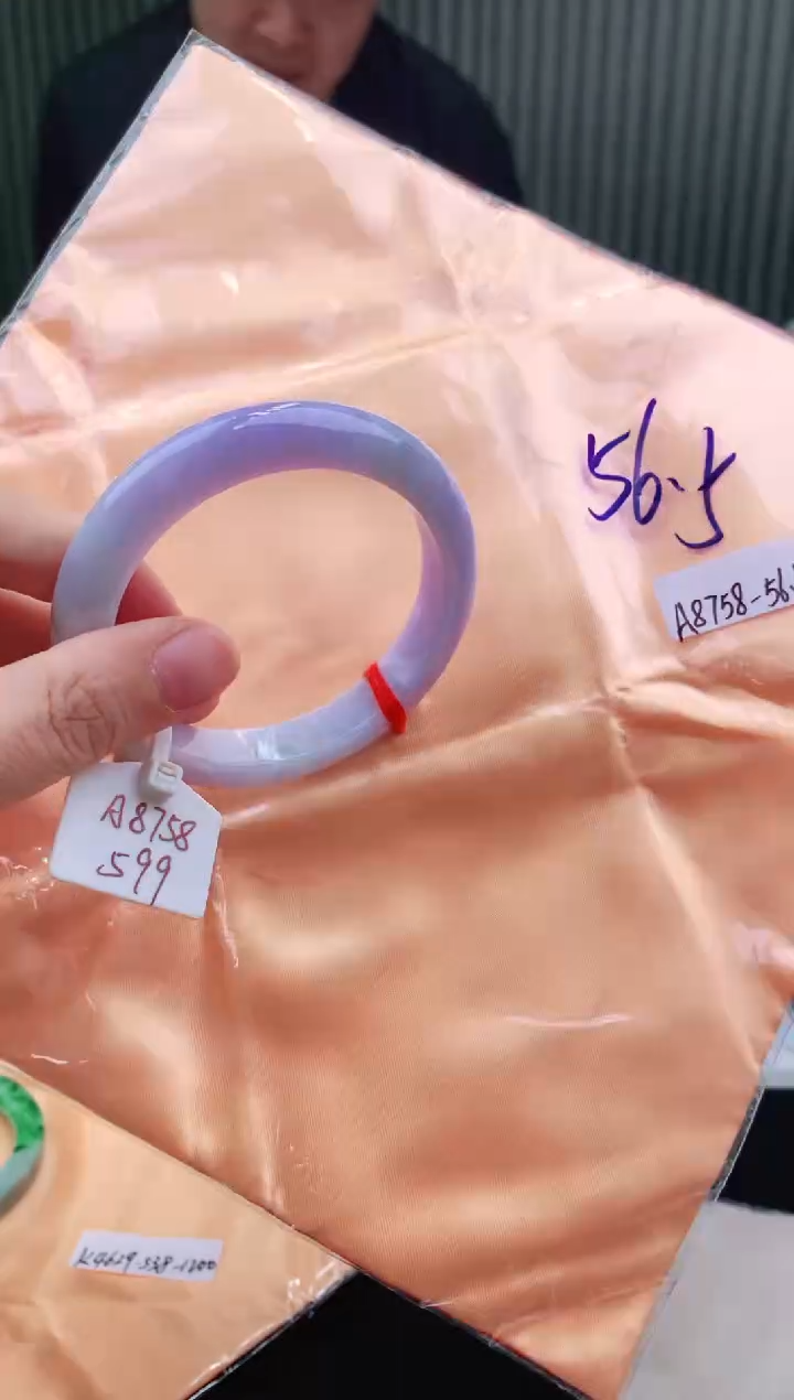 未镶嵌手镯翡翠于****）56+