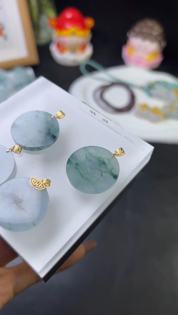 【闪购商品】翡翠颈饰18K金镶嵌W001-205073C多样性发一件