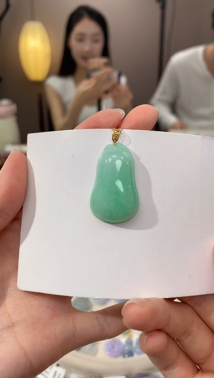 翡翠18K金镶嵌颈饰天然缅甸a货翡翠