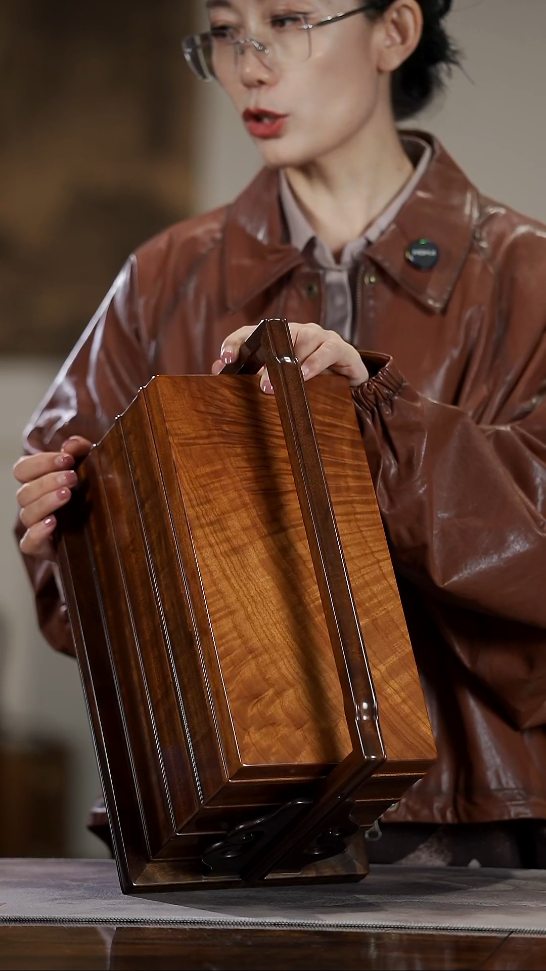 金丝楠水波纹三层长方形提盒