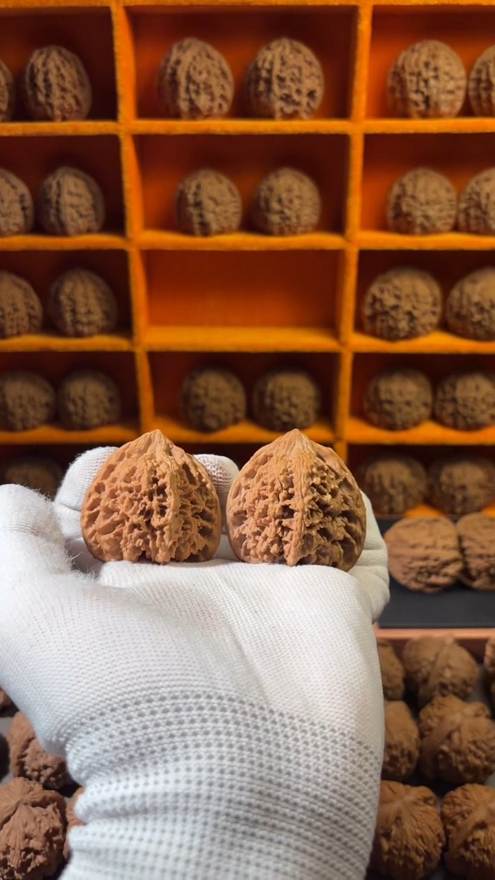 文玩核桃吊坠全品46尺满天星