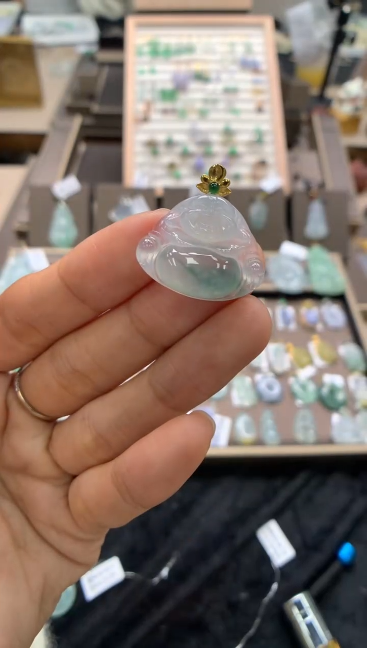 颈饰18K金镶嵌翡翠佛公