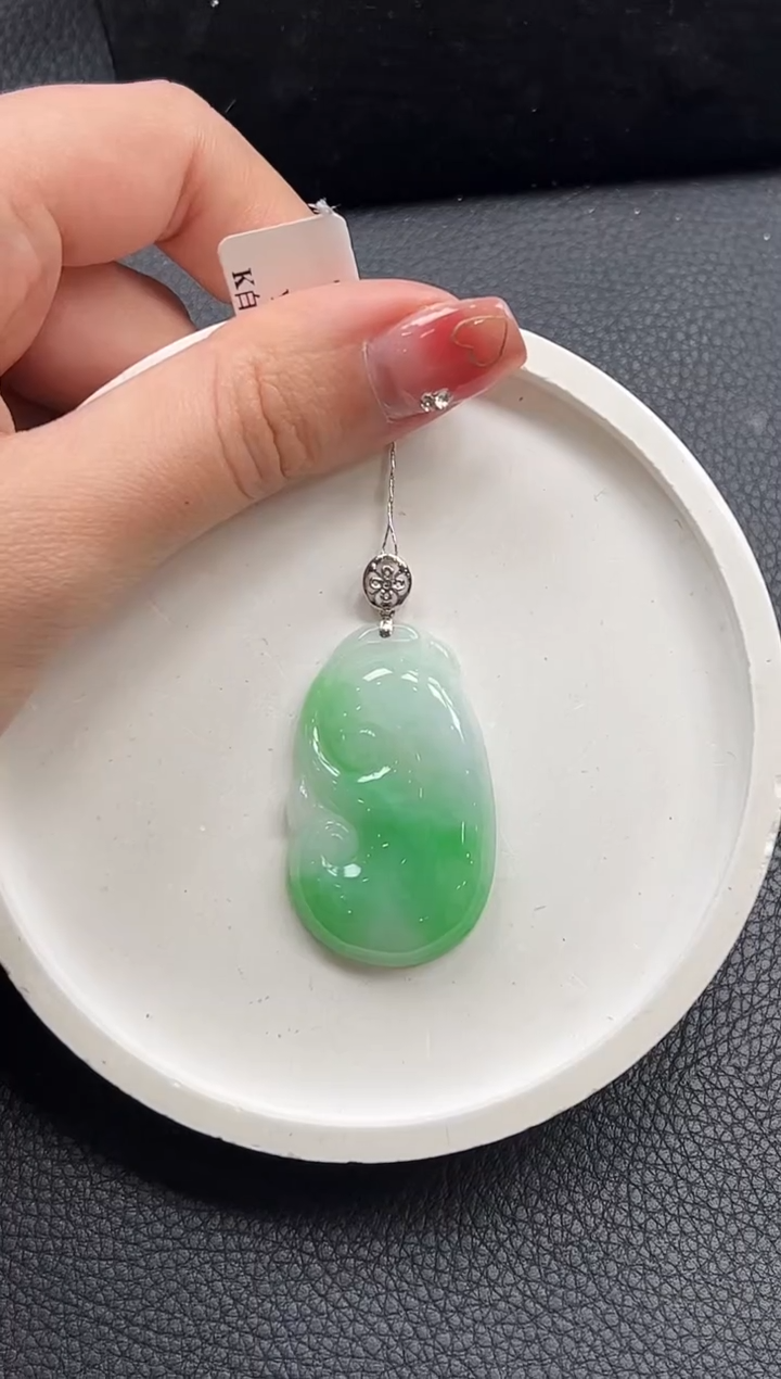 【闪购商品】翡翠颈饰18K金镶嵌如意