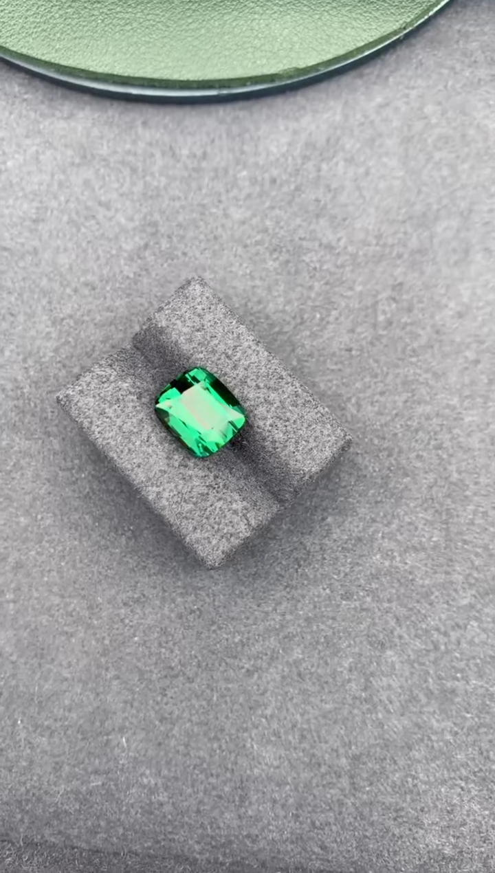 【闪购商品】碧玺裸石未镶嵌4.5ct绿碧玺