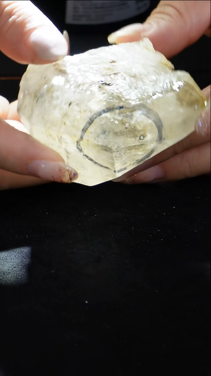 未镶嵌珠宝半成品水晶水胆原石D651