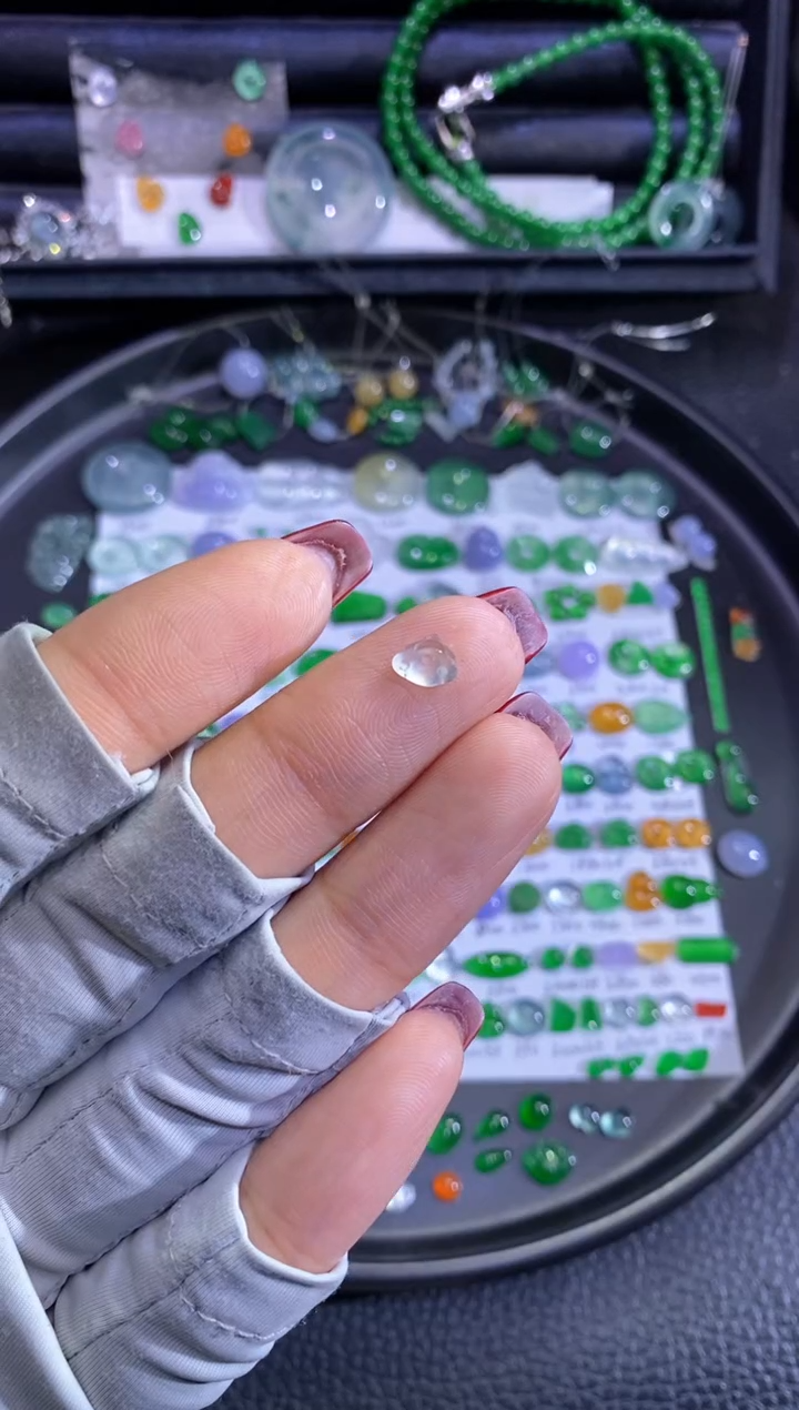 未镶嵌挂件翡翠莲蓬