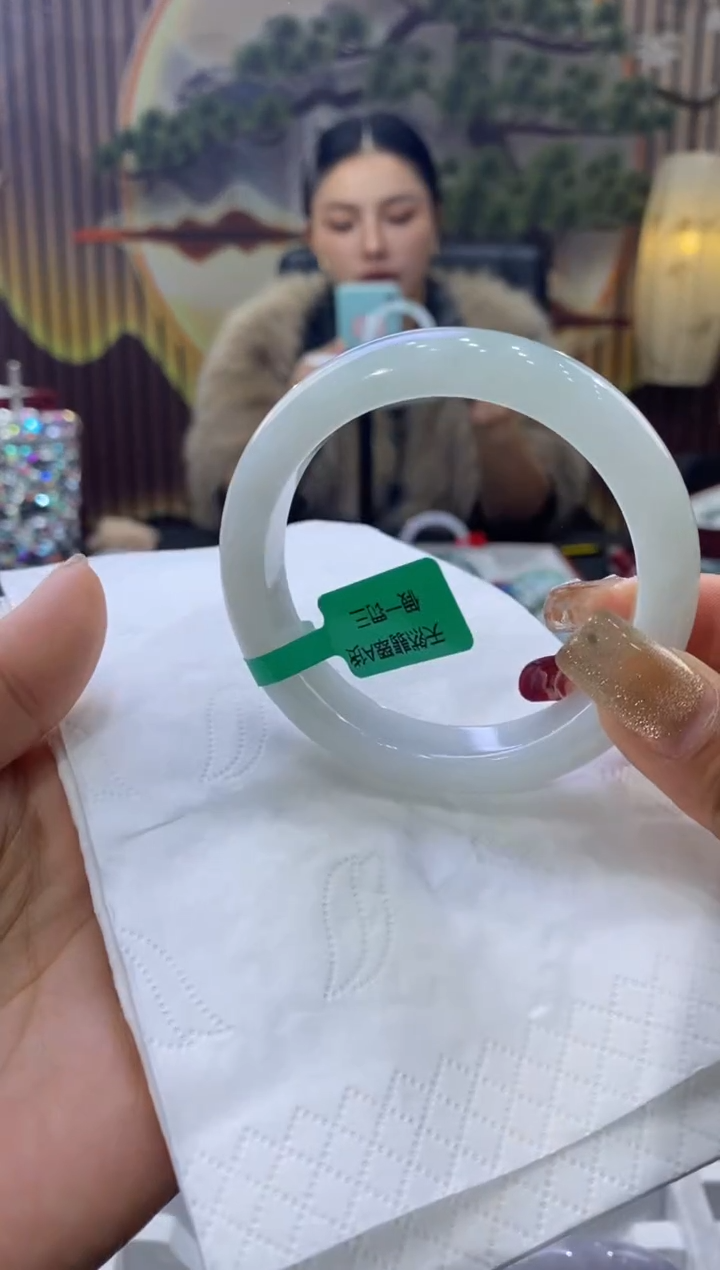 【闪购商品】翡翠手镯未镶嵌多人08323