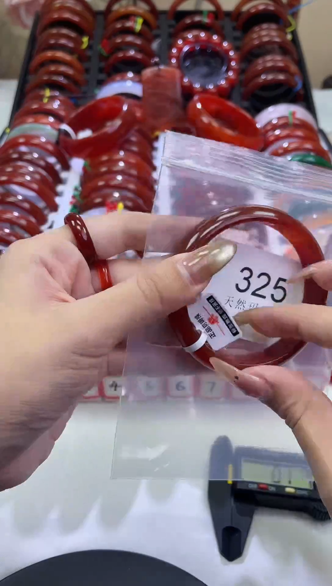 手镯玛瑙/玉髓未镶嵌58圈口*A325