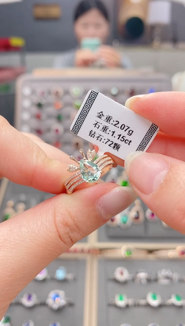 18K金镶嵌戒指碧玺1.15        