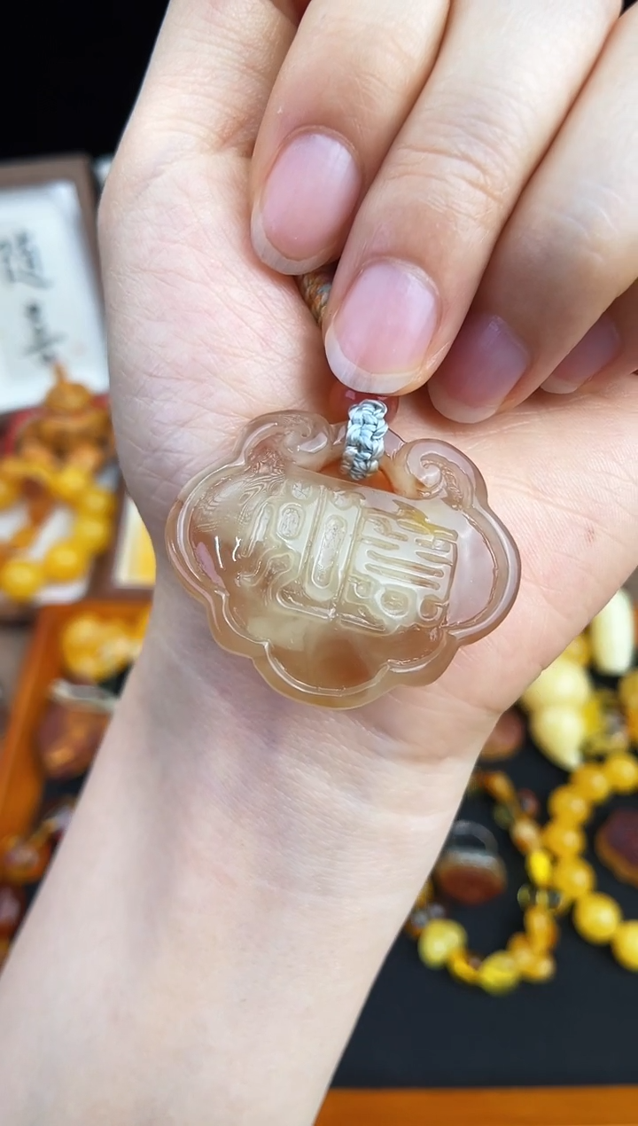 未镶嵌琥珀珠宝奇石柠**酸柒月