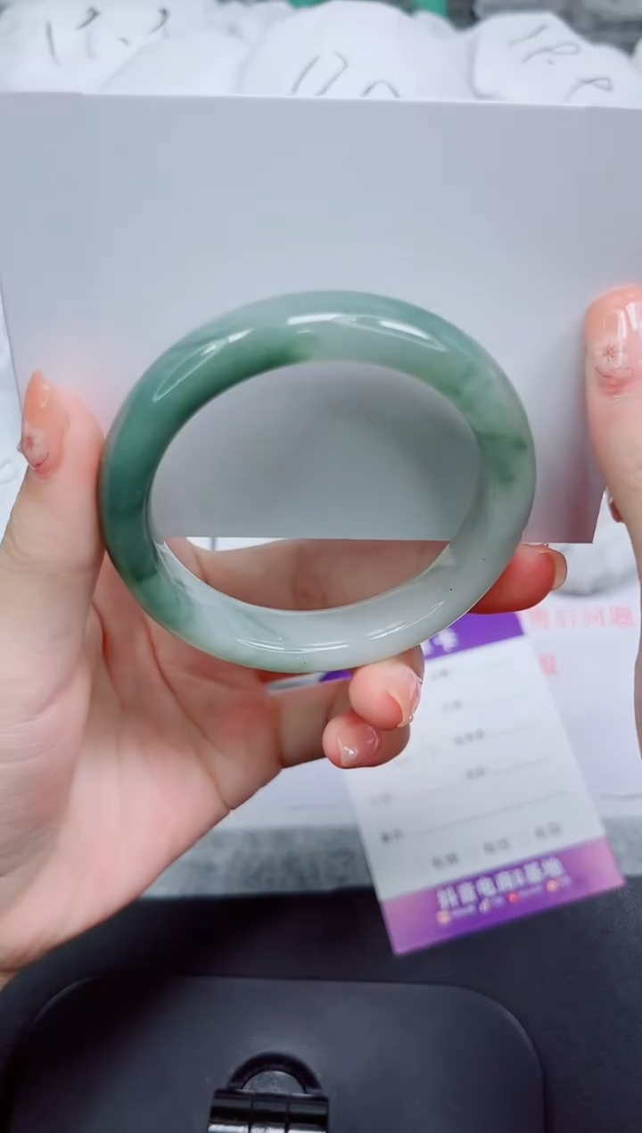 石英质玉手镯未镶嵌138-52.3