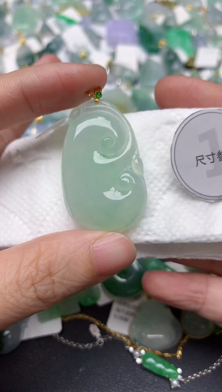 颈饰18K金镶嵌翡翠天然缅甸A货翡翠