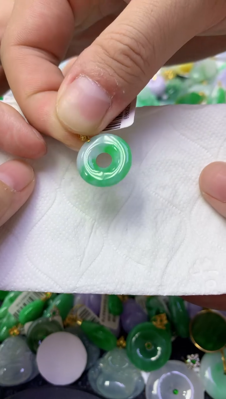 颈饰18K金镶嵌翡翠天然缅甸翡翠A货