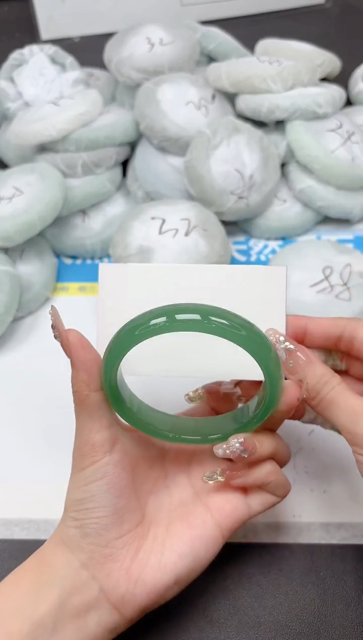 未镶嵌手镯石英质玉217-62.5