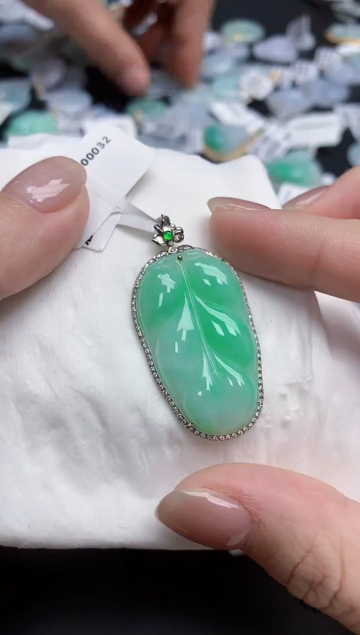 【闪购商品】翡翠颈饰18K金镶嵌天然缅甸翡翠A货