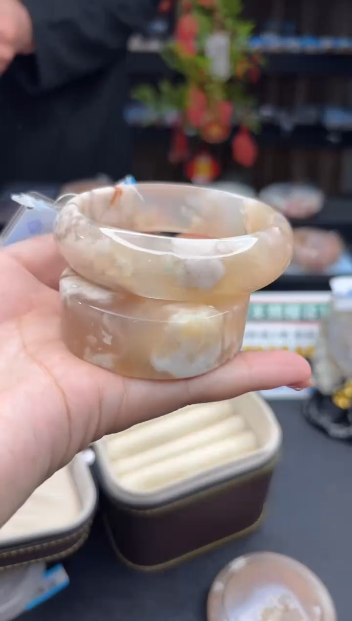 【闪购商品】石英质玉手镯未镶嵌1070（59圈赠送镯心）