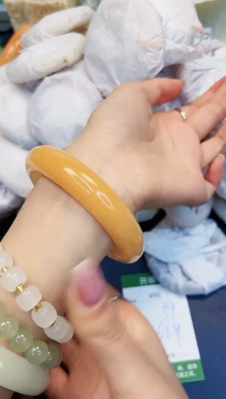 【闪购商品】石英质玉手镯未镶嵌490