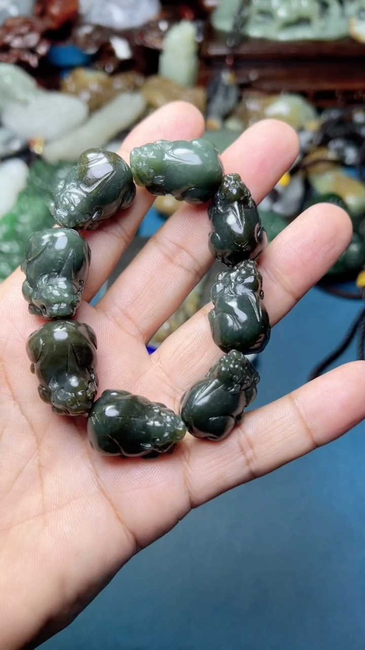 未镶嵌和田玉把件-